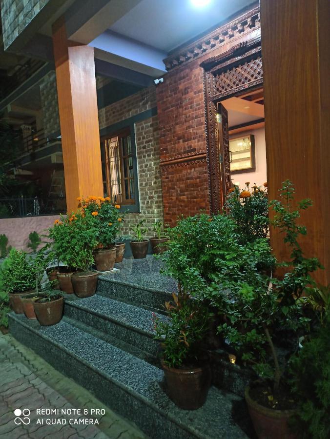 Hotel Namo Buddha Sauraha Exterior foto